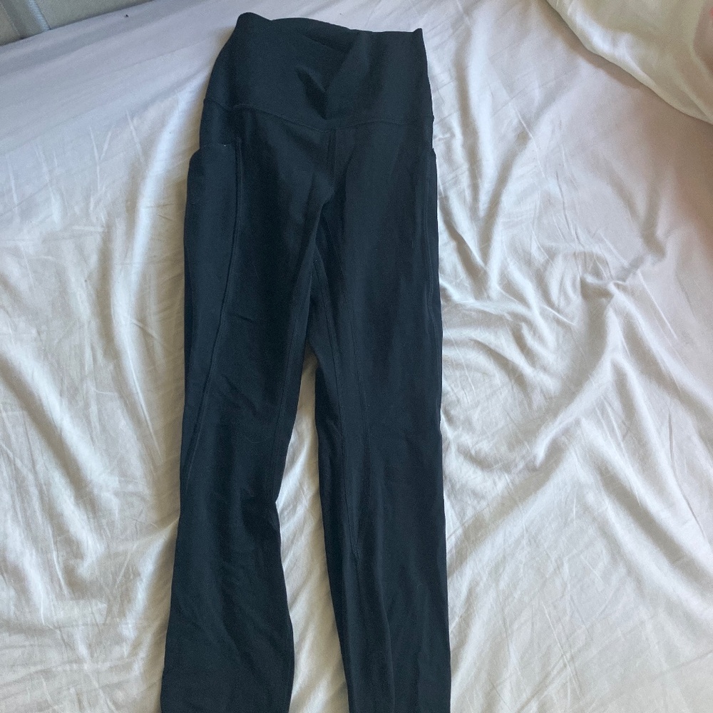 Lululemon black leggings with pockets
